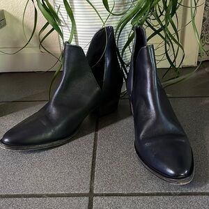 Free People Charm Double V Boots. NWT